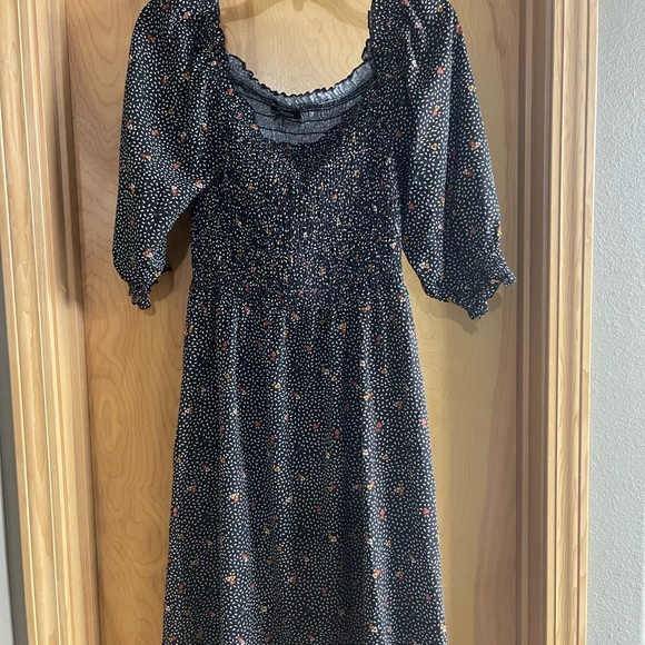 Suzanne Betro Navy Floral Smock-bodice midi dress. Size small. - Picture 3 of 5